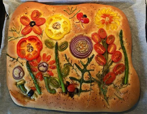 パンの『トッピング』に「なんて素敵」「おいしそう」の声　焼いてみると？