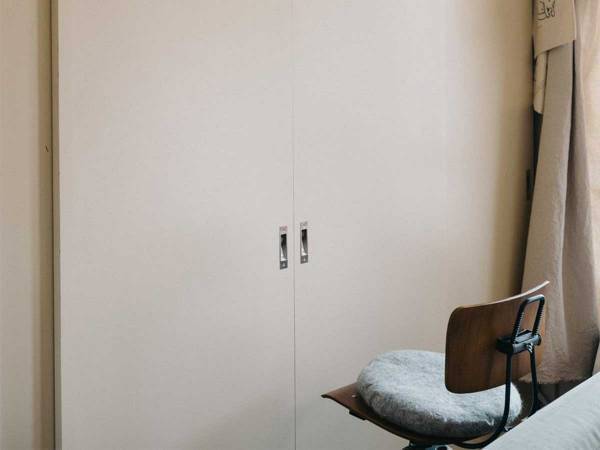 在宅勤務で『押し入れ』を仕事場にしてみたら…？　結果に「天才か」「かっこよすぎ」