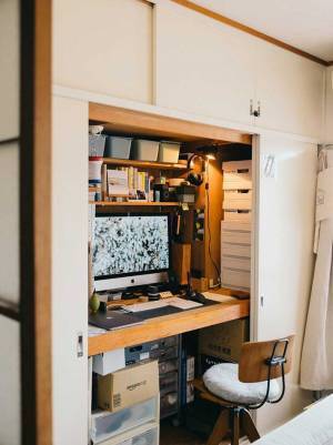 在宅勤務で『押し入れ』を仕事場にしてみたら…？　結果に「天才か」「かっこよすぎ」