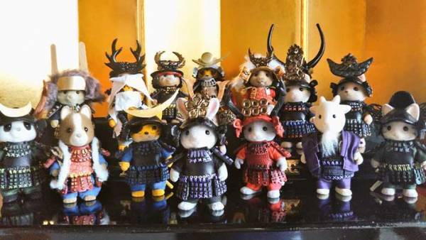 五月人形として飾られたのは？　手のひらサイズの『かわいさ』に惹きつけられる