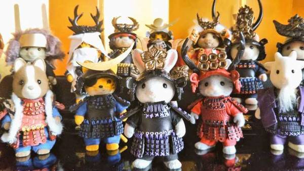 五月人形として飾られたのは？　手のひらサイズの『かわいさ』に惹きつけられる