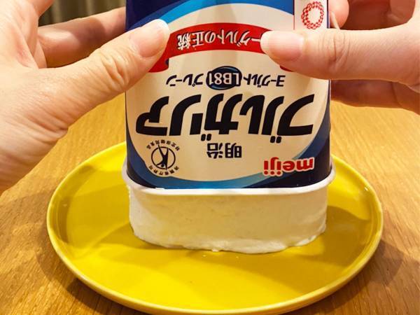 ヨーグルトのパックそのまま…　話題の『チーズケーキ』を作ってみると？「洗い物少ない」「簡単」