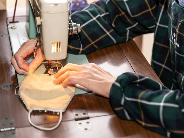 手芸好きの母がマスクを大量生産　「こんなにたくさんどうするの」と思っていると？