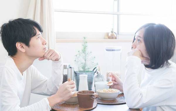 我慢しないほうがお金は貯まる！？　『赤字を引き寄せる考え方』に、ゾクリ