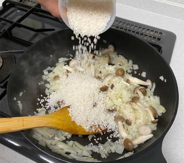 「材料シンプル」「朝食にぴったり」　牛乳で本格リゾットを作ってみると？