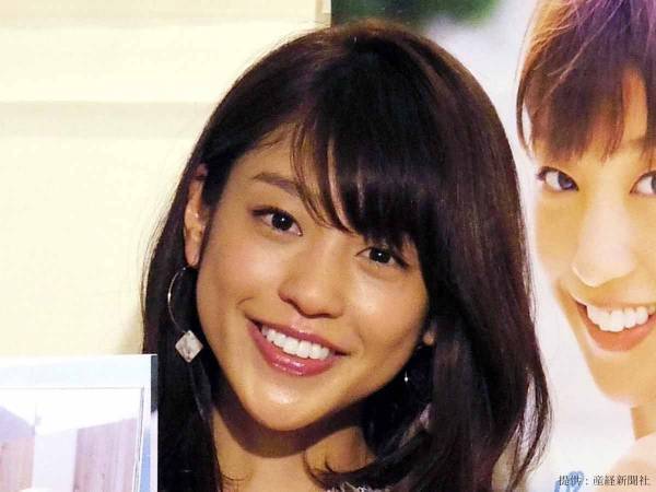 岡副麻希が『政府の布マスク』姿で敬礼！　「顔が小さすぎる…」とファン騒然