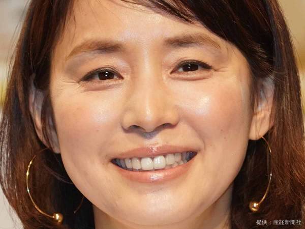 石田ゆり子、愛猫に居眠りを邪魔され… 　ユニークなツーショットが「かわいい」と話題！
