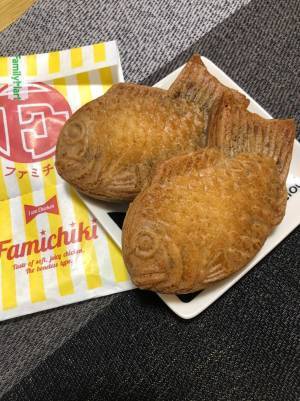 焼きたての香ばしさが味わえるなんて…！　ファミマの『かりんとうたい焼き』が至高
