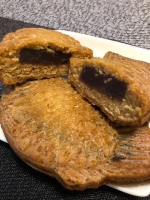 焼きたての香ばしさが味わえるなんて…！　ファミマの『かりんとうたい焼き』が至高