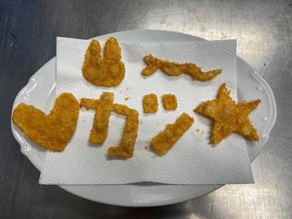 駄菓子のビッグカツ３３枚分！　でき立てが楽しめる『ビッグカツの肉』発売に反響