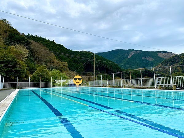 「プール？…いいえ、温泉です！」　素敵な施設に「楽しそう」「泊まってみたい！」