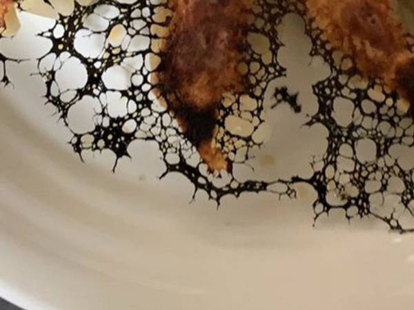 『焼き餃子』を写した１枚に、ネットがざわつく　「禍々しい…」