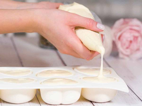 ３時のおやつにぴったり！子供と一緒に火を使わないピカチュウデコに挑戦