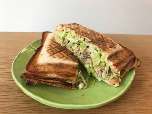 「えっ？これだけ？」飯みたいなホットサンドが１０分で完成