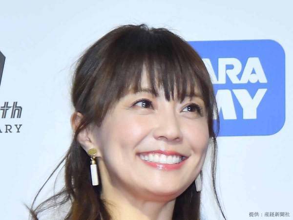 小林麻耶、妹・小林麻央と母との家族写真を公開！　深いメッセージに「共感…」