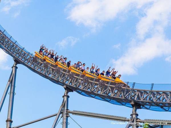 休園中の遊園地　来園者の代わりにジェットコースターに乗って楽しんでいたのは…
