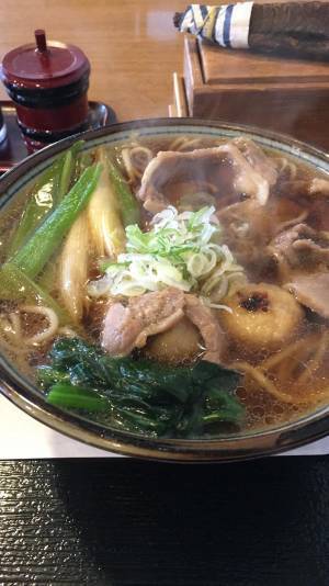 久しぶりの来客に喜ぶ店主　提供された『そば』がこちらです！