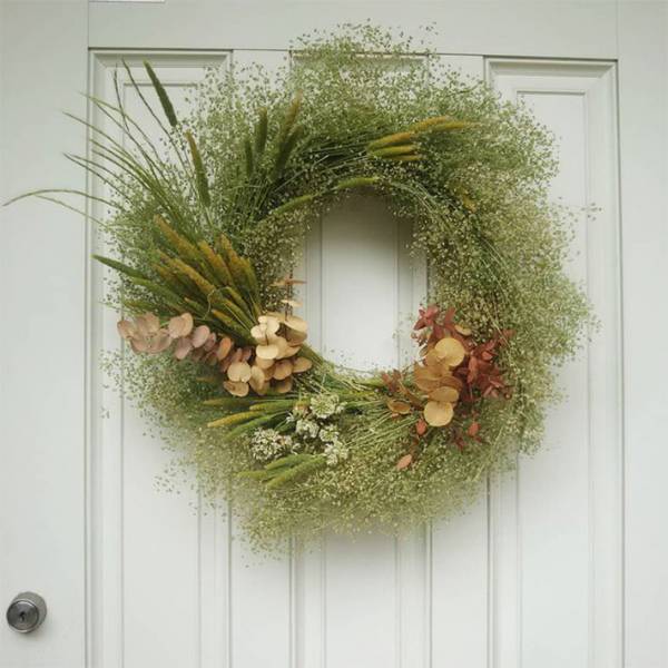 「センスがすごい」「天才か」　庭の雑草で作った『リース』がオシャレすぎると話題