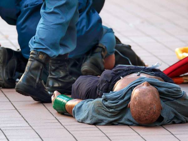 道路に倒れる５０代男性を発見　俳優の行動に「偶然が重なってよかった」