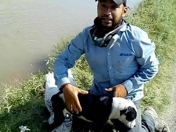 「ありがとう！」　用水路に落ちた犬を助けたら…犬が全力で感謝してくれた