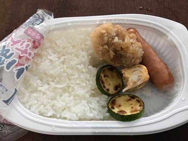 自らの朝食を撮影した主婦　リアルすぎる『４枚』をご覧ください