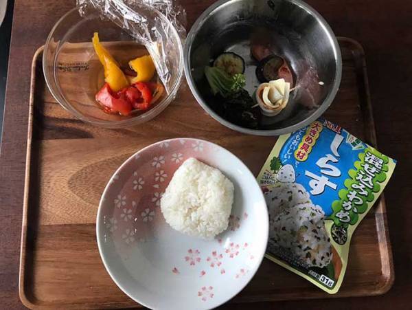 自らの朝食を撮影した主婦　リアルすぎる『４枚』をご覧ください