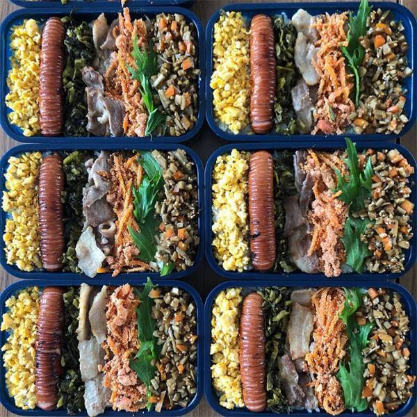 「寮母さん、機嫌悪いのかな…」　社員寮の『真っ黒弁当』にハラハラ…　実はコレ