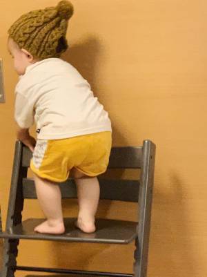 １歳娘が被る『ニット帽』に違和感を覚えた母親　その正体に４万人がクスッ！