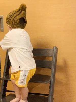１歳娘が被る『ニット帽』に違和感を覚えた母親　その正体に４万人がクスッ！