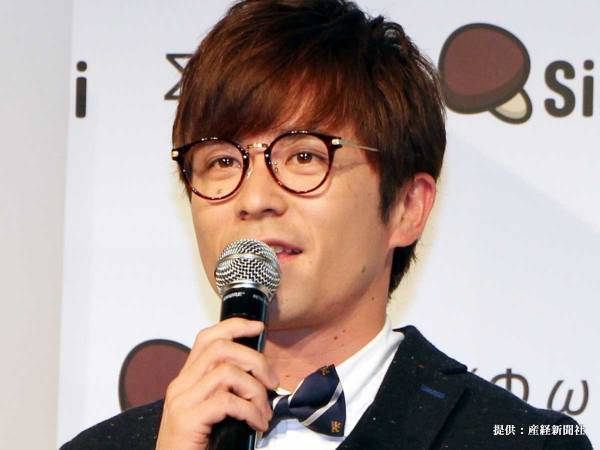 生放送中、涙ながらに謝罪した佐藤栞里　そばにいた藤森慎吾の『対応』が話題に