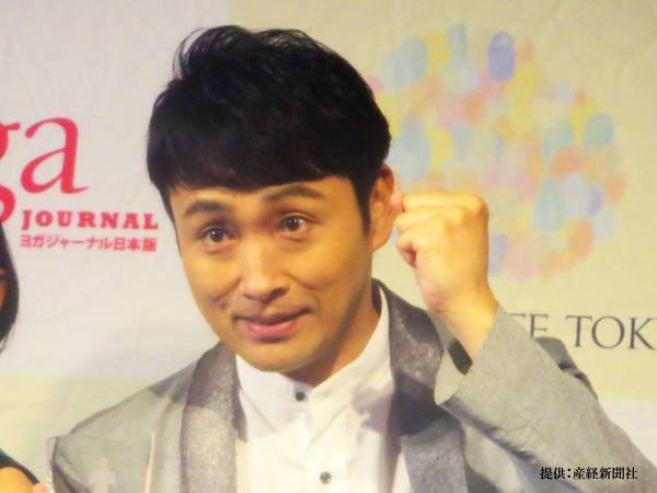 渡部不倫を受け、アンジャ児嶋が『新しい相方』を披露　「さすがすぎる」「頑張って！」の声