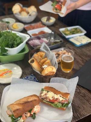 「おうち時間」に何してた？　新型コロナでママが楽しむサブウェイごっこ！