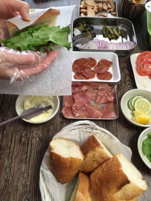 「おうち時間」に何してた？　新型コロナでママが楽しむサブウェイごっこ！