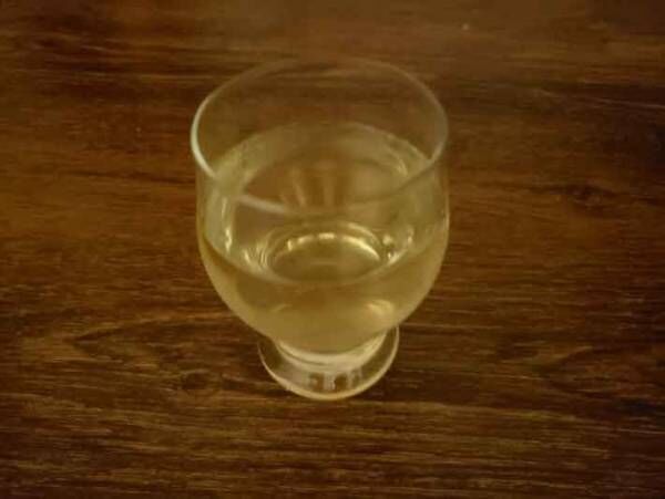 日本酒なのにコルク栓　パリの街から誕生の「セラヴィ」を飲んでみました
