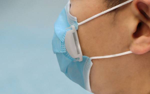 通常のマスクに付けるだけで蒸れを軽減！　どのように使うかというと…