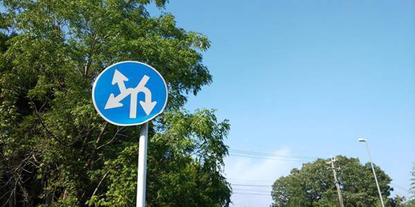 「これを見たら引き返すしか…」　動揺する人が続出した道路標識とは