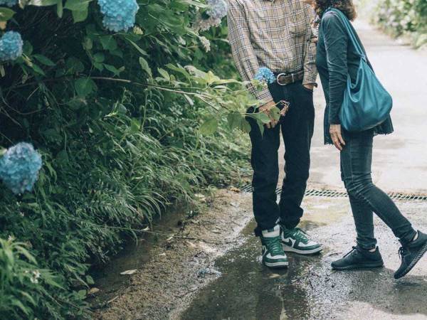 孫がカメラを構えたら？　おばあちゃんがキスしようとした瞬間の写真に大反響