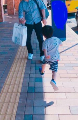 ３か月間、会えなかった親子　全身で喜びをあらわす子供の姿がこちらです