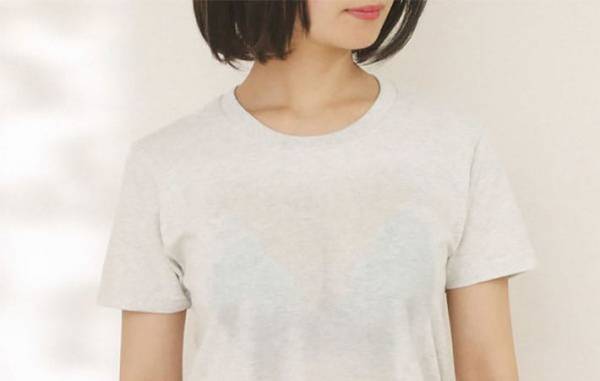 うっすら透けて見える身体にドキっ！汗ばんだTシャツ…と思いきや