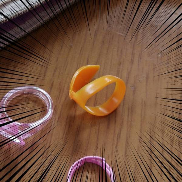 ３歳娘のおもちゃの指輪を見た母親　すると、買った覚えのないものが混ざっていて…？