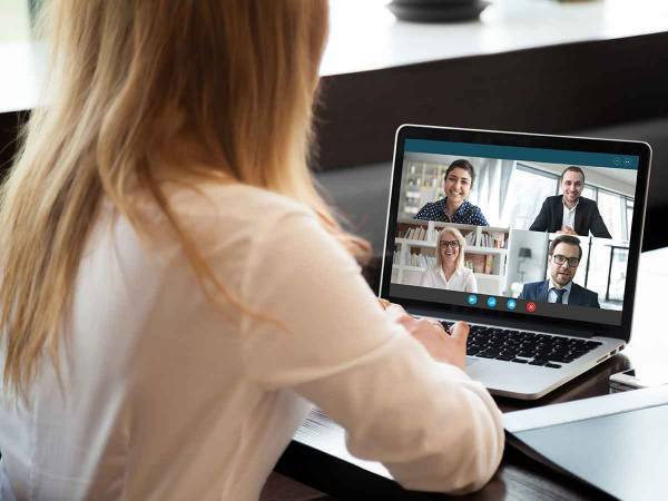 好きな食べ物、好きな乗り物はもちろん、見せたくないものも楽しくカバーできちゃう＃バーチャル背景