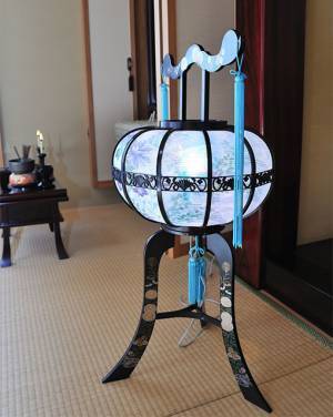 お盆の迎え火や送り火はいつ、何時頃行えばいい？　意味ややり方は