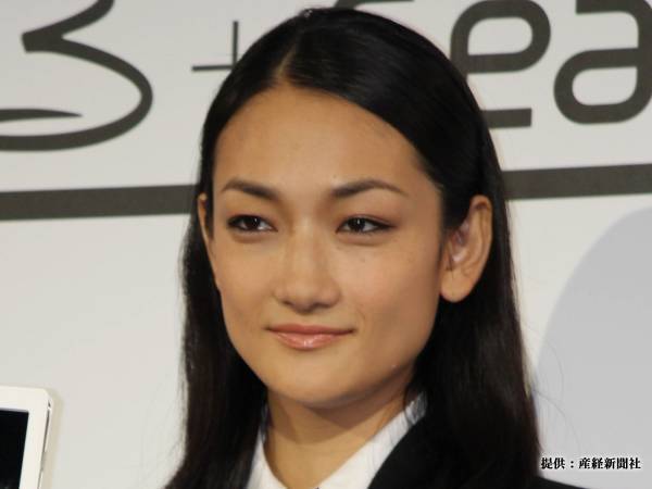 冨永愛のヘアスタイルを、美容師が『シビアな髪型』と命名　「どういうこと？」と困惑