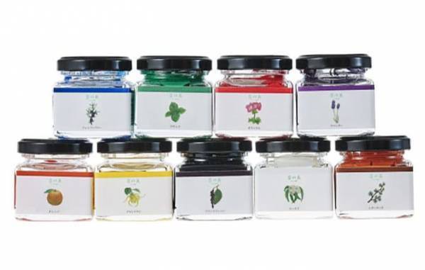 一見、普通の絵の具　でも使ってみると…「こんなの初めて！」「素敵すぎ」