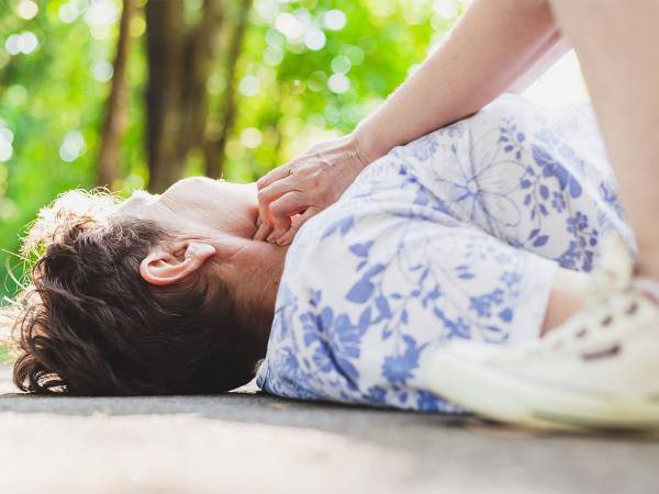 「素晴らしい」「立派な方」　看護師に称賛の声が相次いだワケとは