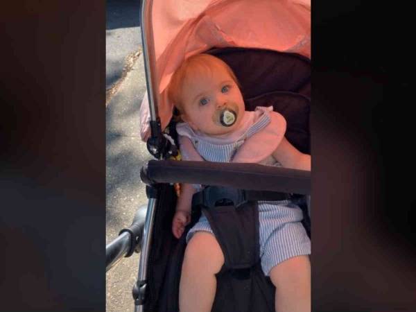 自分の名前に反応しない赤ちゃん　呼ぶと反応する『ある名前』に爆笑！