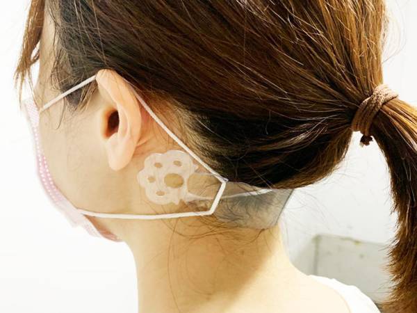 収益は保護猫活動に　『耳の裏の痛み軽減』だけじゃない一石二鳥のマスクバンド