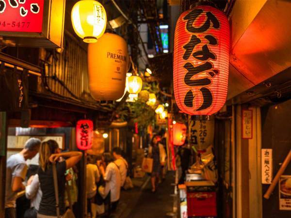 作業服の男性客が「こんな格好でごめん」というと…　店員の『返答』に、胸が熱くなる