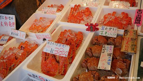 これは見てしまう…　鮮魚売り場にあった巧みな仕掛けに１０万人がいいね！