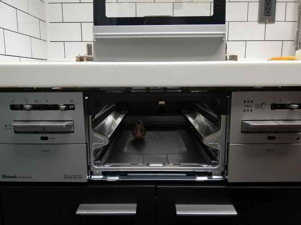 はるか彼方の銀河系…は案外身近なところに？　BB8のいる宇宙空間は台所だった！